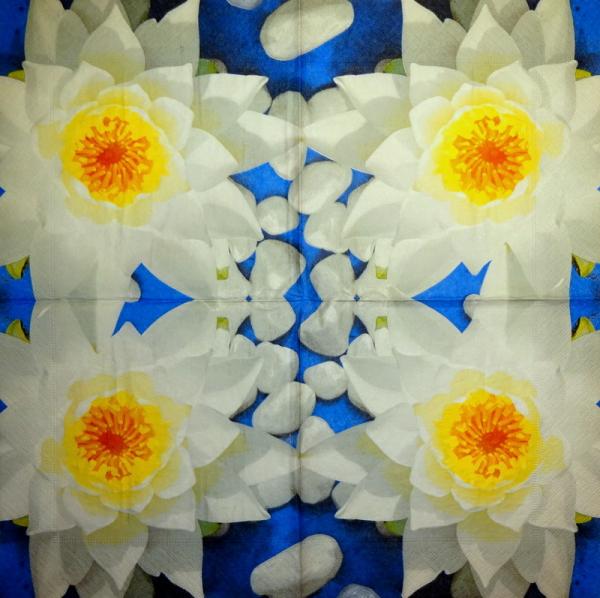 092 Flowers Others - 3 ply (beige) - Maki
